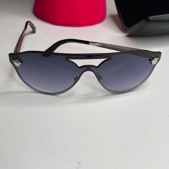 Versace Black & Chrome Rimless
Aviator Sunglasses Blue Gradient Lenses with Case main image 7